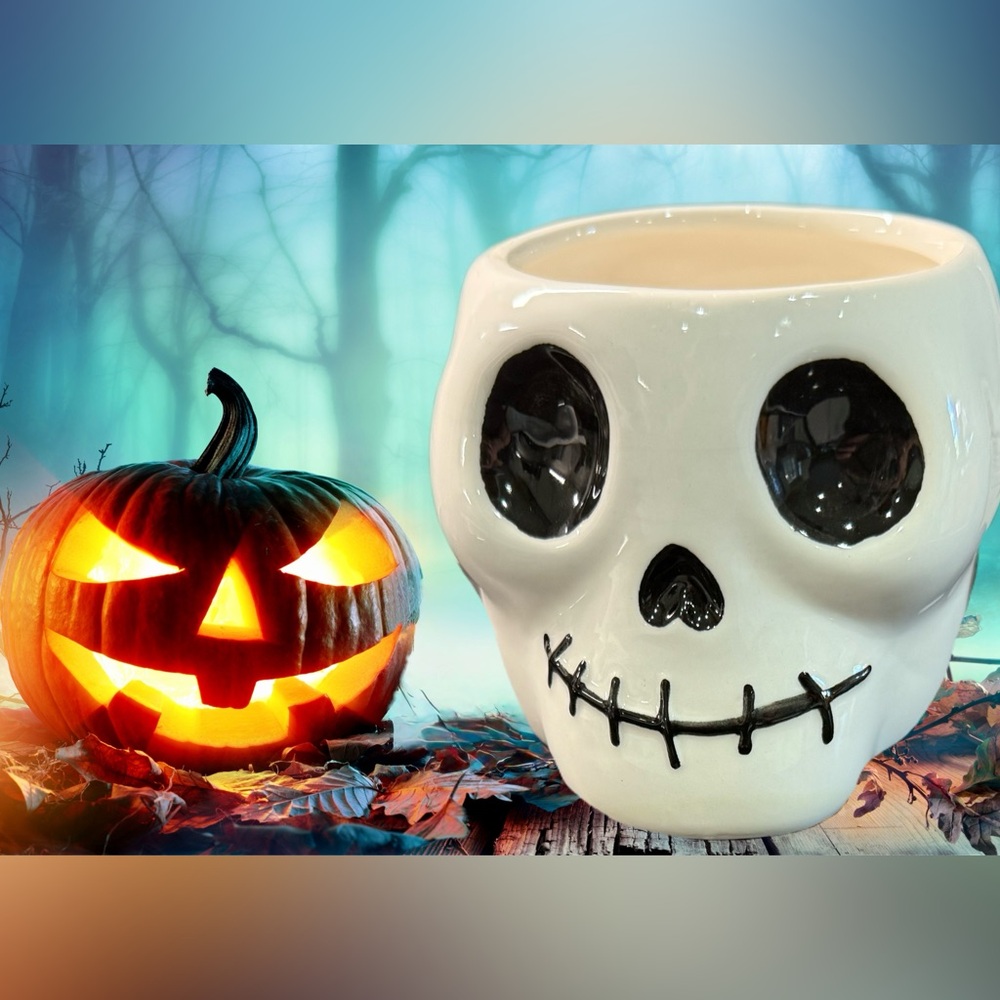NWT  HALLOWEEN Skull Candle Candy Holder Ramekin ~Nightmare Before Christmas